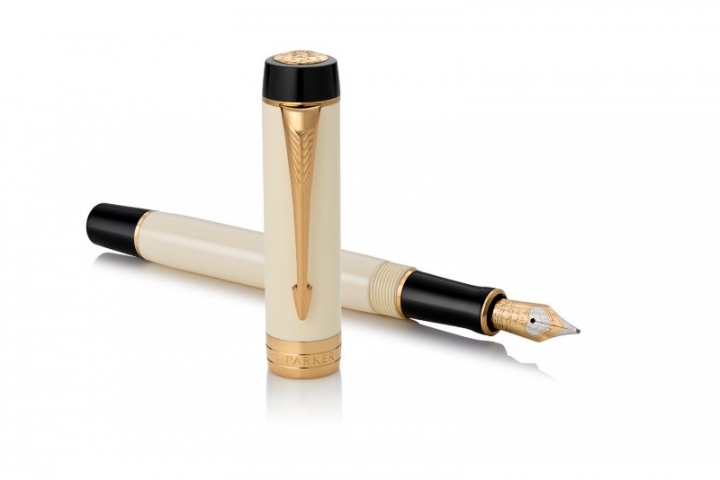 Ivory & Black Fountain Pen - Medium nib
